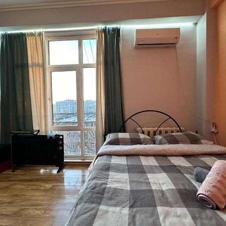 1-Room Apart. 21 On Usenbaeva 52 Near Eurasia Shopping Center Μπισκέκ Εξωτερικό φωτογραφία